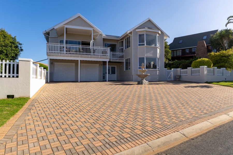 5 Bedroom Property for Sale in Outeniqua Strand Western Cape